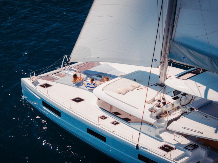 Photo #1 - Lagoon 46 Owner's Version (LUXURY Equipped, SKIPPERED only) (LODIRE) en Alimos Marina - 65078