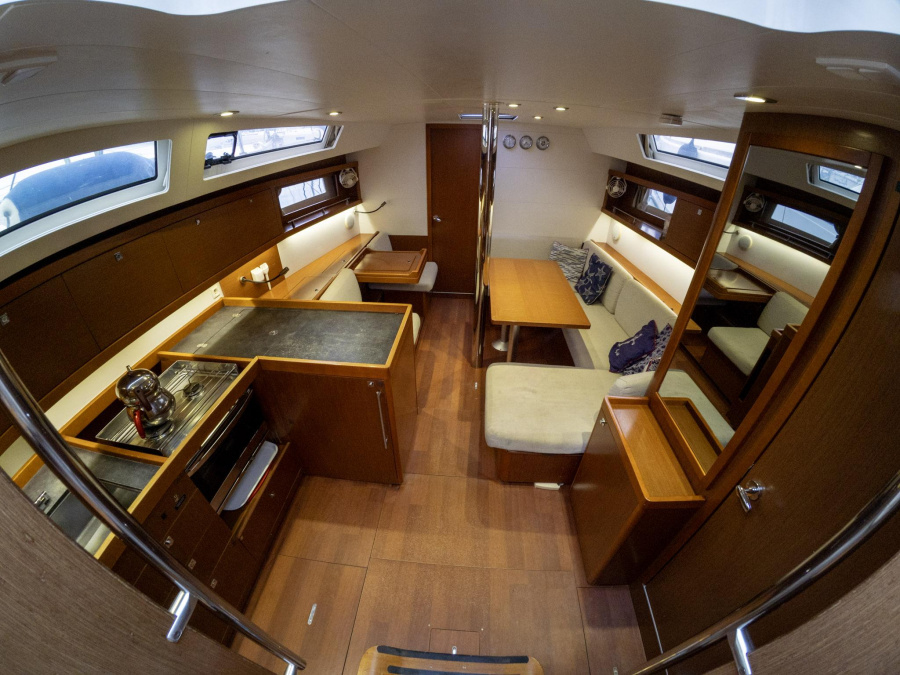 Interior image - 1