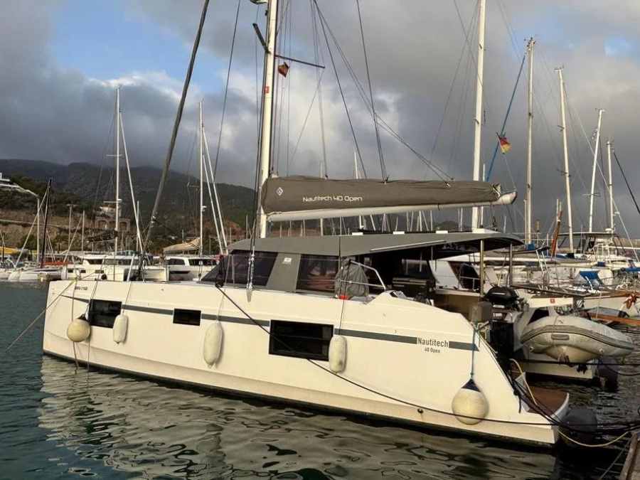Photo #1 - Nautitech 40 Open (Lollo III) en Marina Punat - 66063