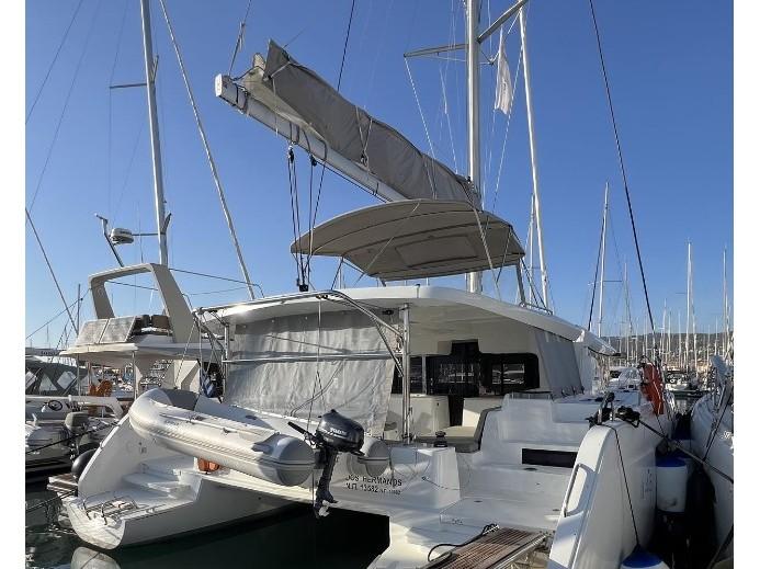 Photo #1 - Lagoon 46-12pax (Dos Hermanos) en Port of Lefkas - 23698