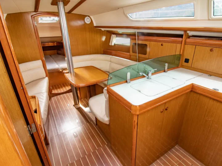 Interior image - 1