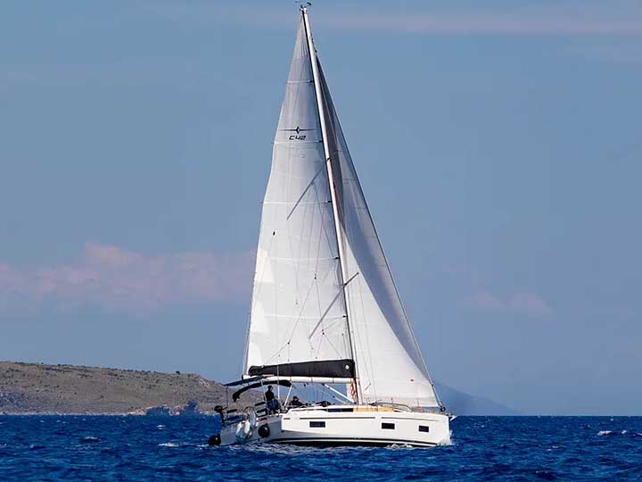 Photo #1 - Bavaria C42 (Jenny K) en Nikiana Marina - 65371