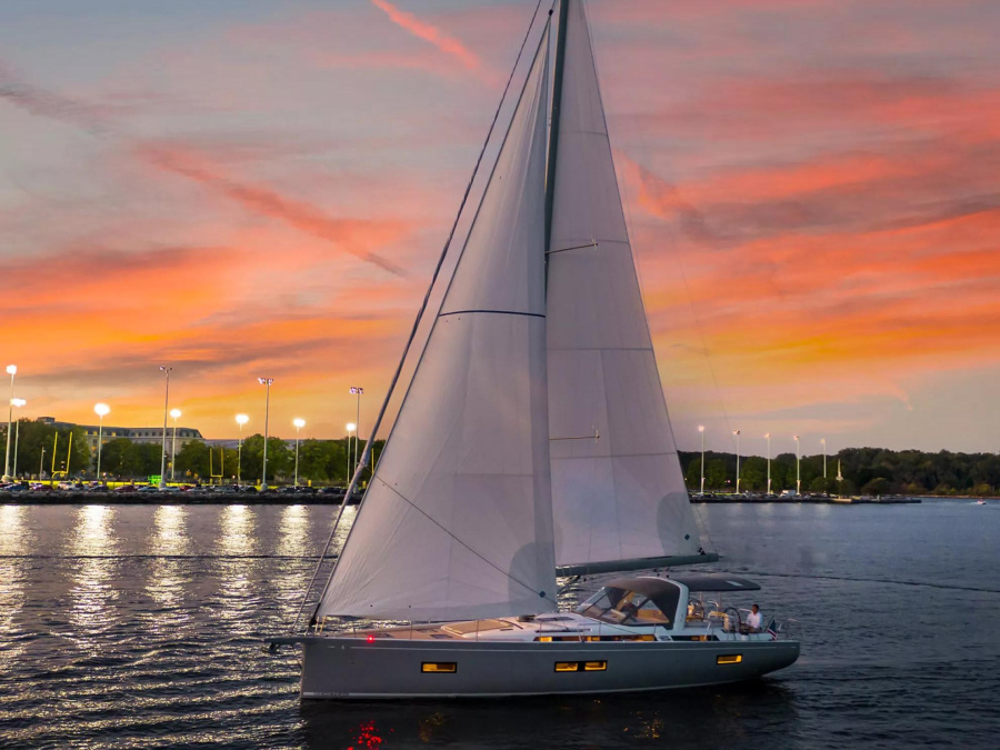 Photo #1 - First 44 (Kuroneko) en Olympic Marina - 65352