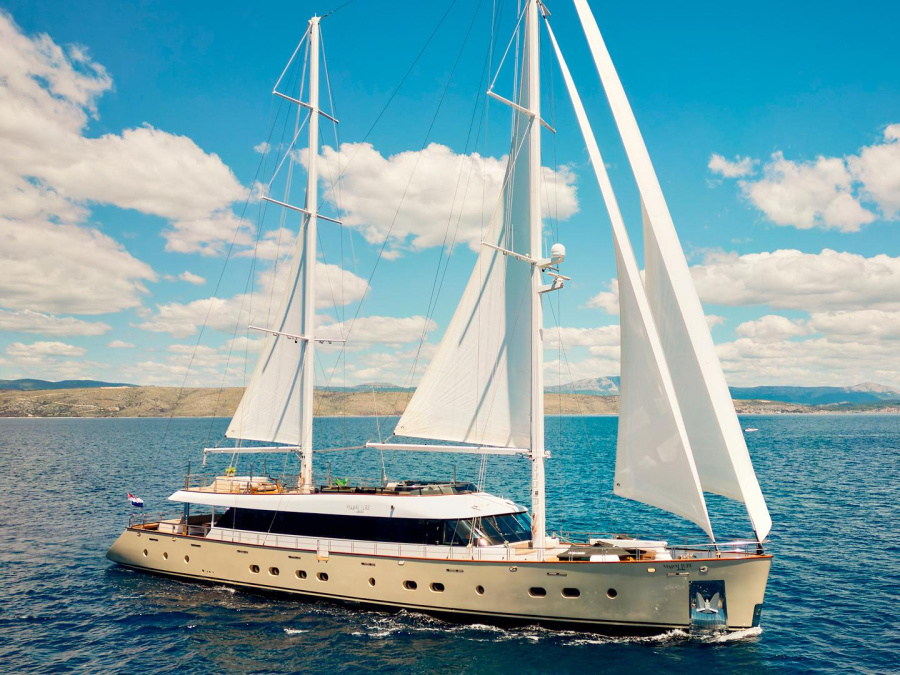 Photo #1 - Luxury Motor Sailer M (Marallure) en Marina Frapa - 65400