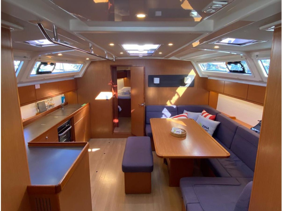 Interior image - 2
