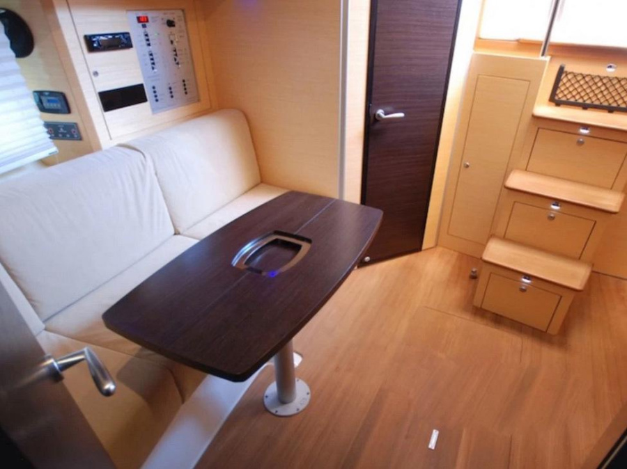 Interior image - 1