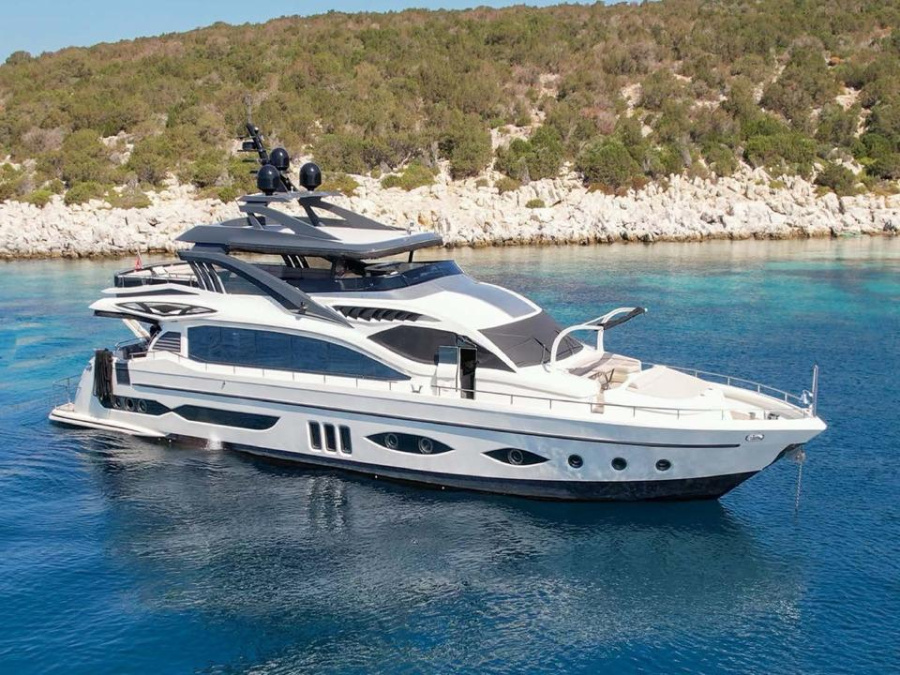 Photo #1 - Super Luxury Motor Yacht (Den Den) en Marina - 65603