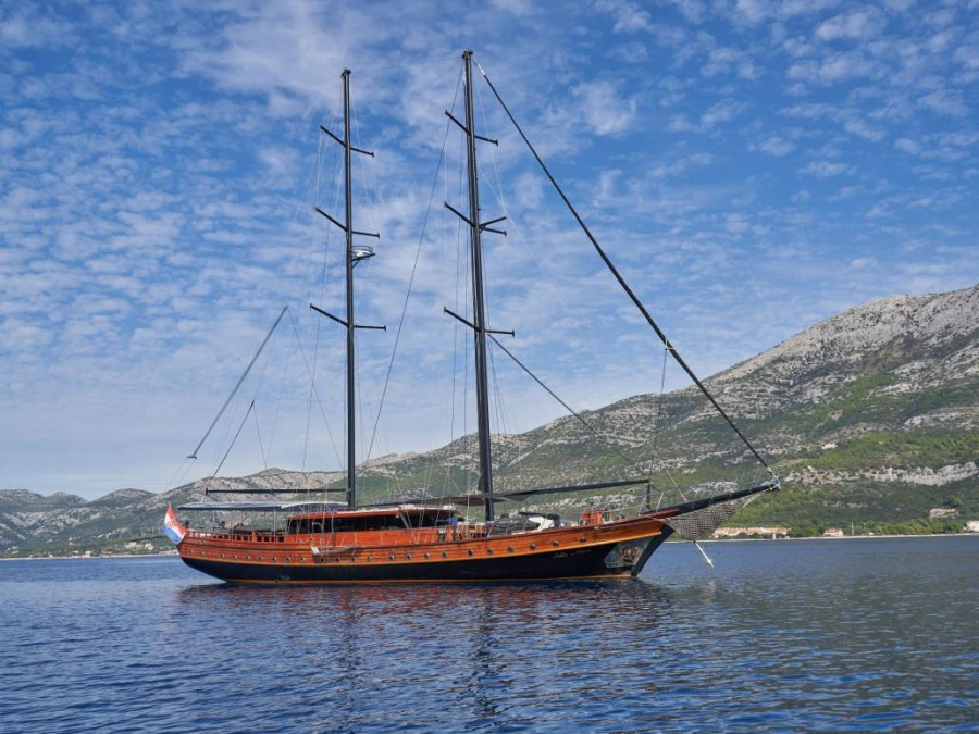 Photo #1 - Gulet Stella Maris (Stella Maris) en Port of / East Harbour - 22330
