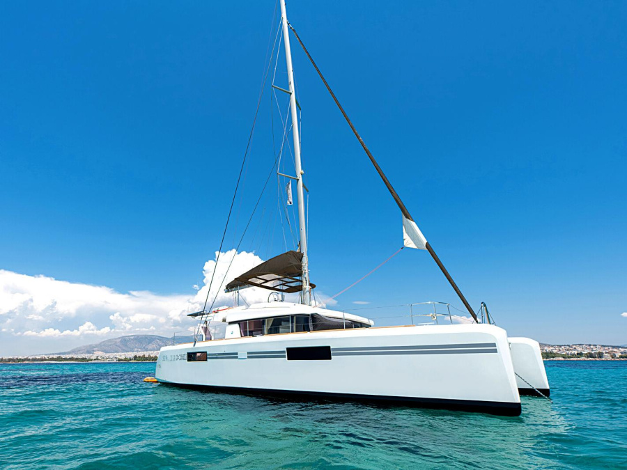 Photo #1 - Lagoon 52 (Royal Flush) en Alimos Marina - 65743