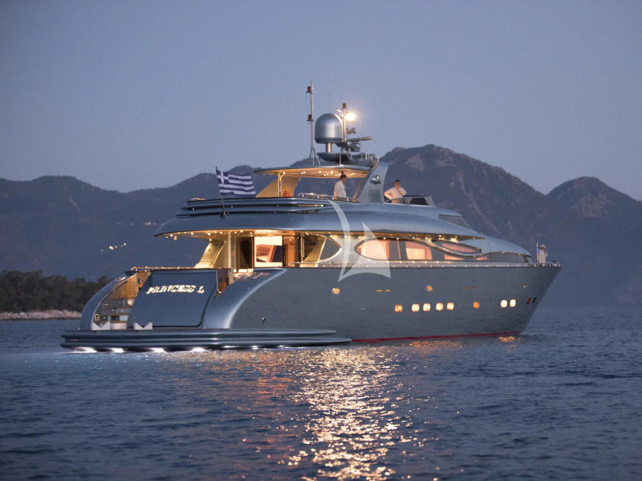 Photo #1 - Maiora 108 (Princess L) en Alimos Marina - 65759