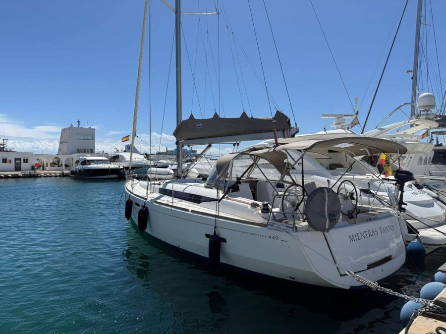 Photo #1 - Sun Odyssey 449 (Mientras Tanto) en Club Nautico Ibiza - 65669