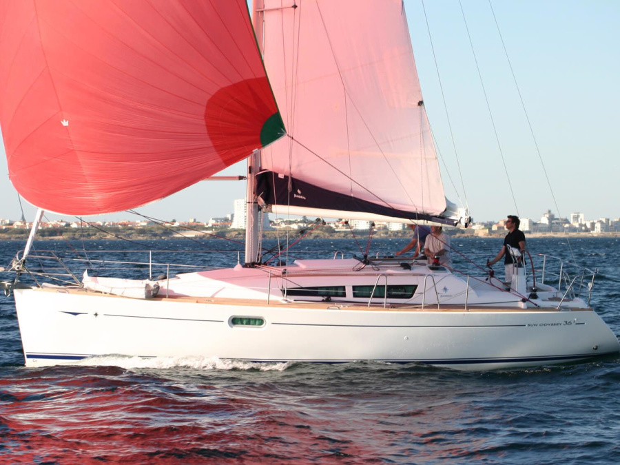 Photo #1 - Sun Odyssey 36i (Celeste) en Main Port - 61547