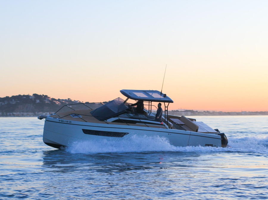 Photo #1 - Nuva M11 Cabin (Ramblero) en Port Ginesta - 67439