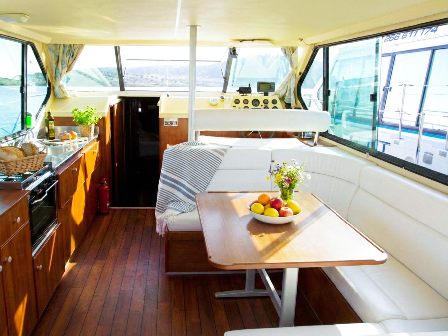 Interior image - 2