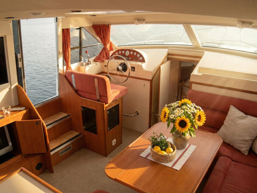 Interior image - 2
