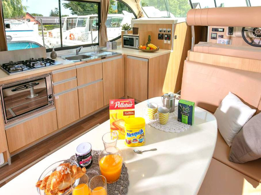 Interior image - 2