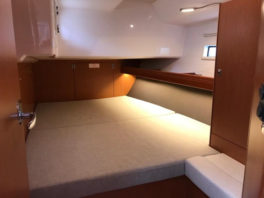 Interior image - 2