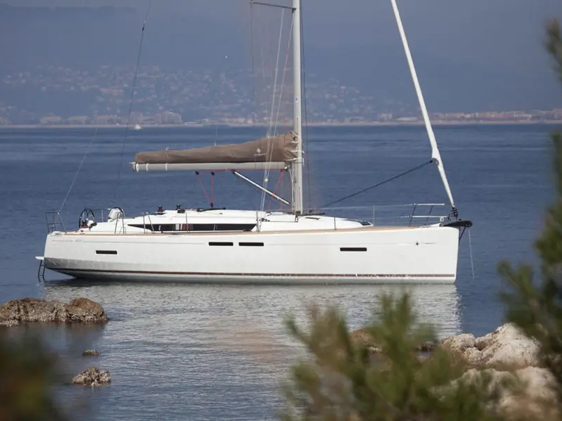 Photo #1 - Sun Odyssey 419 (3 cab. 1WC) (COCONUT) en Port of - 67116