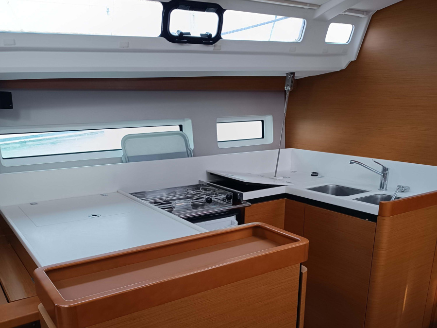 Interior image - 2