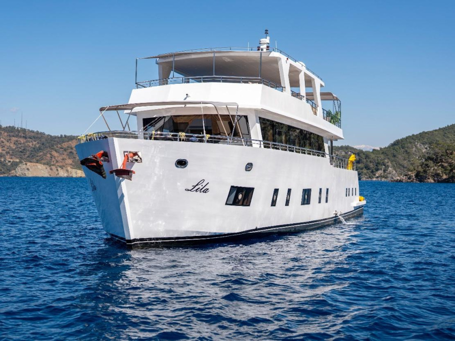 Photo #1 - Motoryacht Lila Trawler (Lila Trawler) en port - 66203