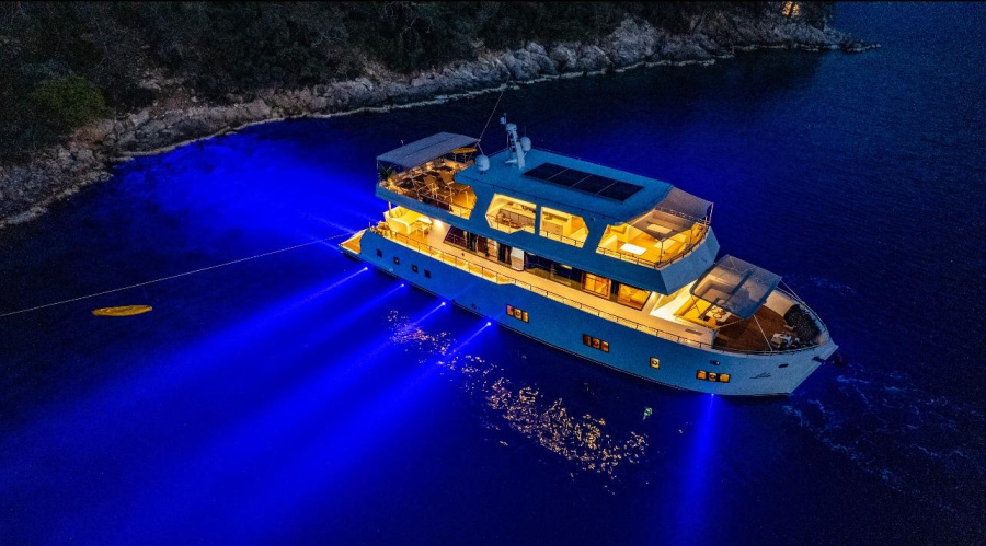 Lila Trawler - 2