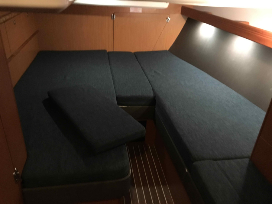 Interior image - 2
