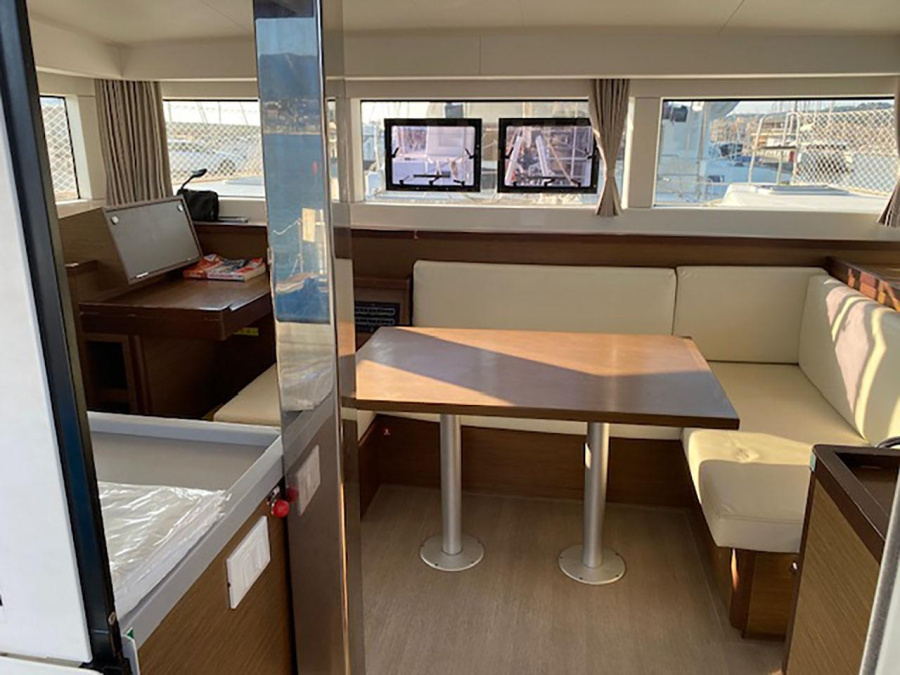 Interior image - 2
