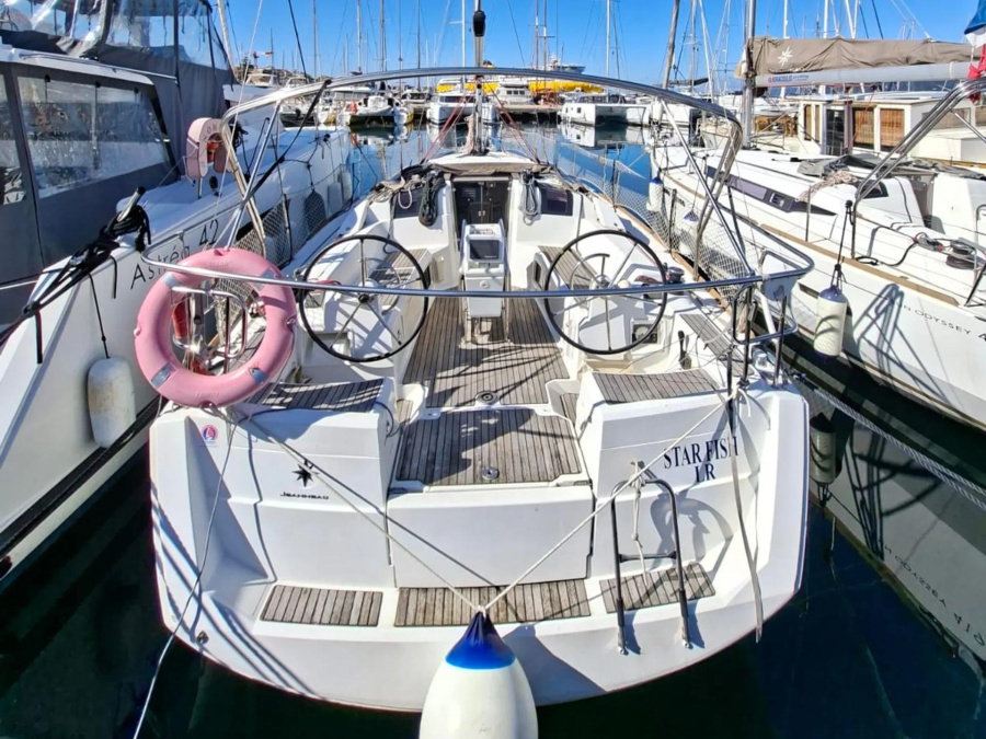 Photo #1 - Sun Odyssey 389 (3 cab.) (STAR FISH) en Alimos Marina - 67180