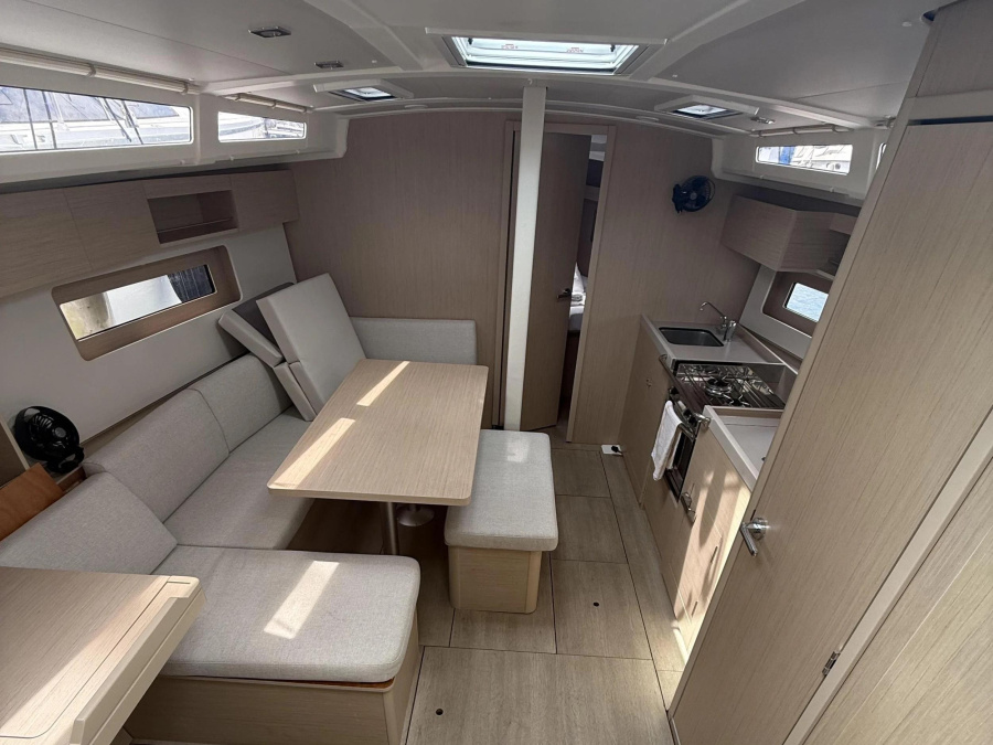 Interior image - 2