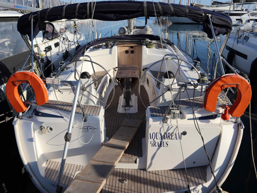 Photo #1 - Bavaria 43 Cruiser (3 cab.) (AQUA DREAM) en Alimos Marina - 67214