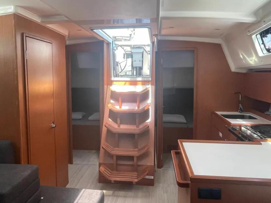 Interior image - 1