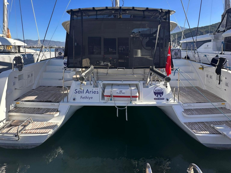 Photo #1 - Lagoon 40 (Miber Aries) en Ece Marina - 64806