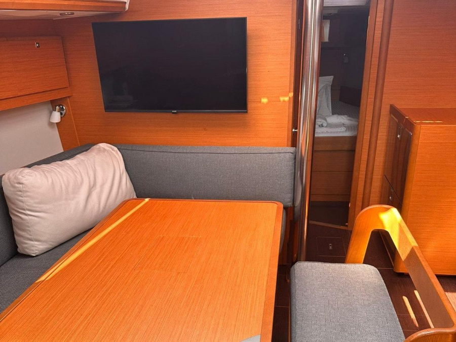 Interior image - 2