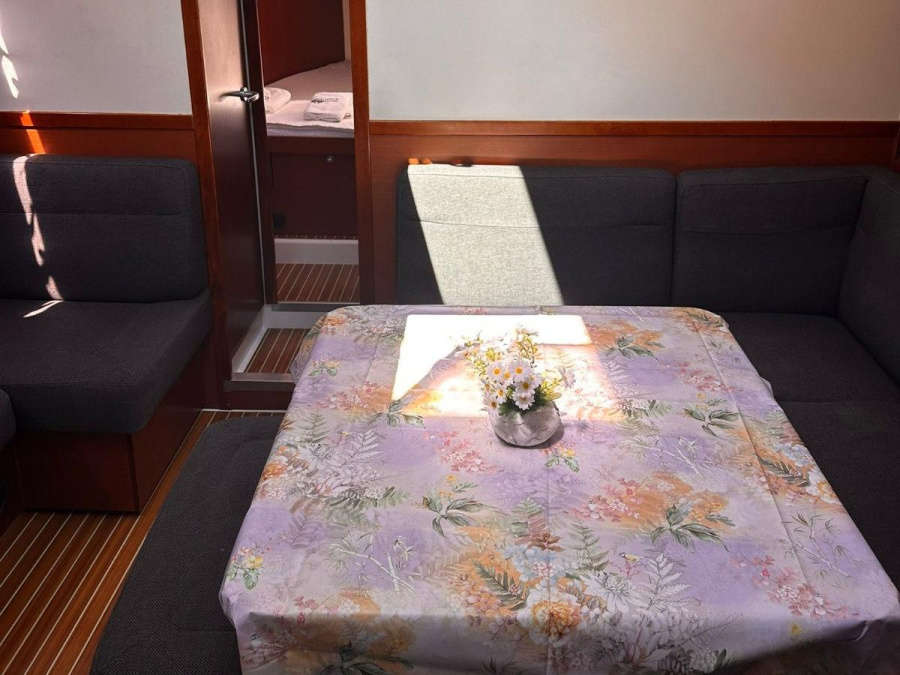 Interior image - 1