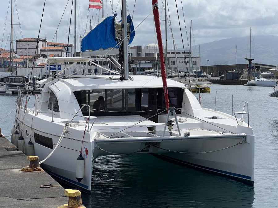 Photo #1 - Leopard 40 (La Donna) en Base Nautica Usai - 63205