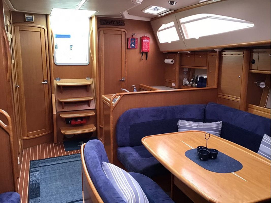 Interior image - 2