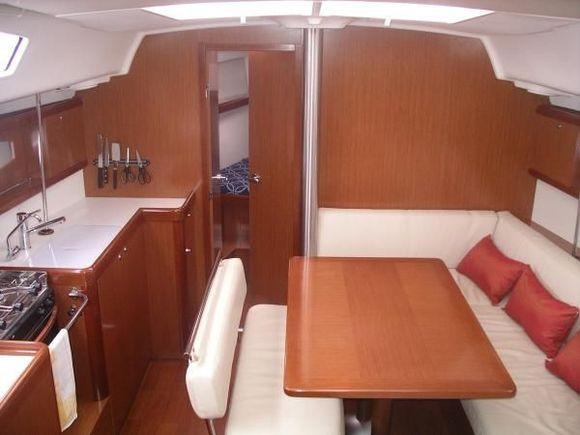 Interior image - 1