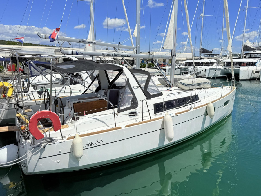 Photo #1 - Oceanis 35 (Vendy) en D-Marin Dalmacija Marina - 3992