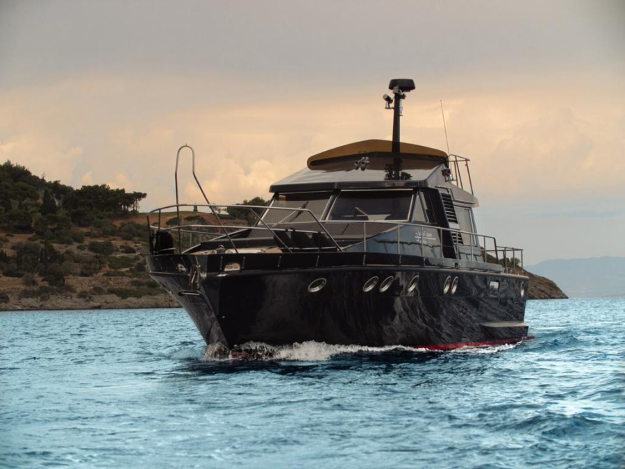 Photo #1 - Posillipo Tobago 47 (PHEONIX) en Mikrolimano port - 66931
