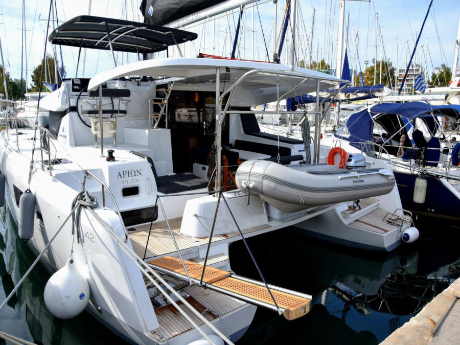 Photo #1 - Lagoon 42 (A/C, generator, Watermaker) (ARION AC, Gen, W.Maker) en  - 8706