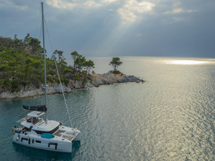 Photo #1 - Lagoon 46 (LUXURY Equipped, SKIPPERED only) (ASTRAEUS) en Alimos Marina - 18811