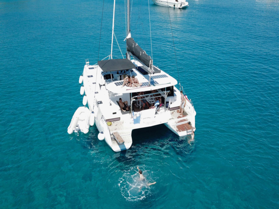 Photo #1 - Lagoon 42 (AC, Gen, Watermaker) (Kit Cat) en Alimos Marina - 16281
