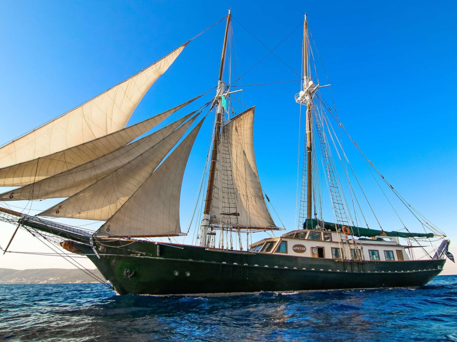 Photo #1 - Motor sailor (Arktos) en  - 67798