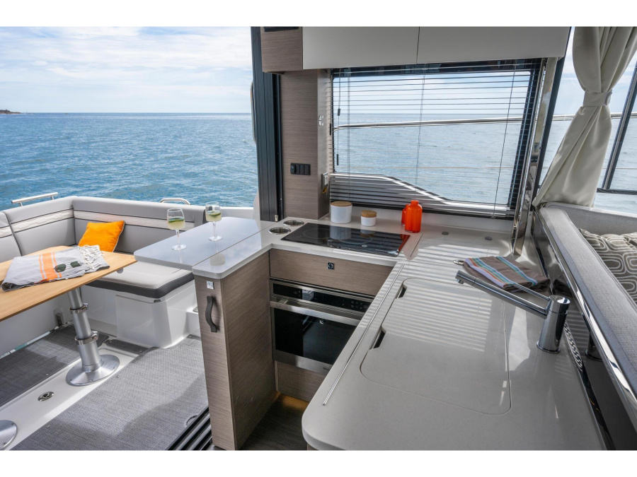 Interior image - 2