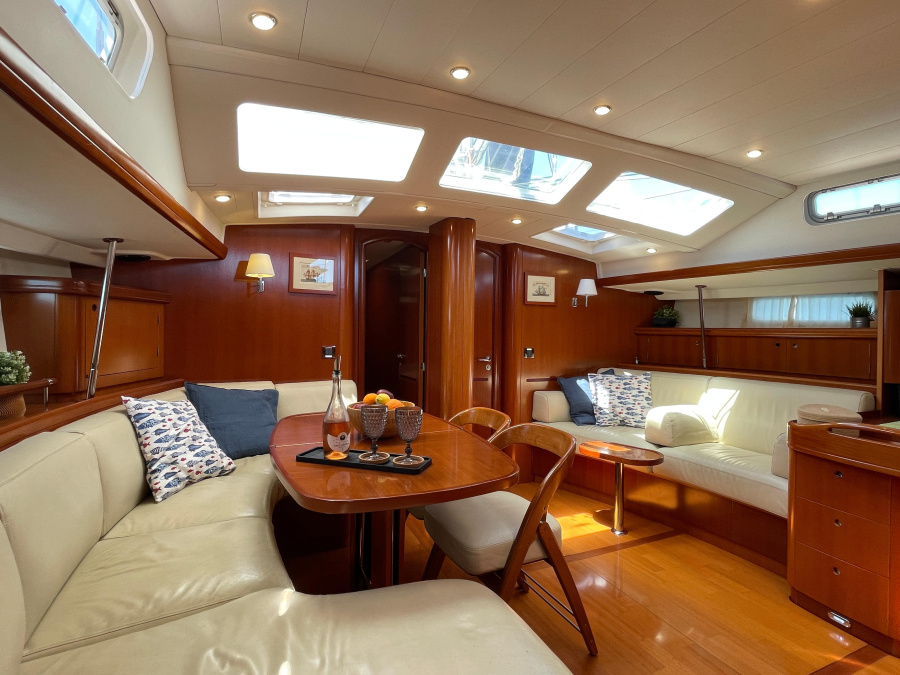 Interior image - 2