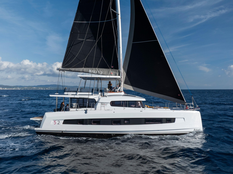 Photo #1 - Bali 5.2 (XIFIAS) en Alimos Marina - 61701