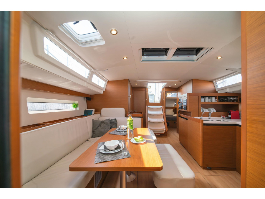 Interior image - 2