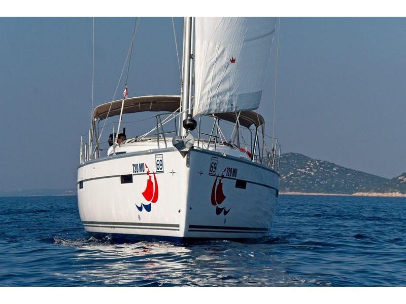 Photo #1 - Bavaria Cruiser 41 (MH 69) en Marina Hramina - 17207
