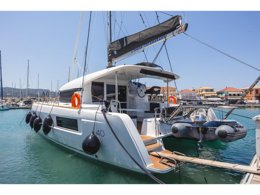 Photo #1 - Lagoon 40 12 PAX (Deva) en Port of Lefkas - 24596