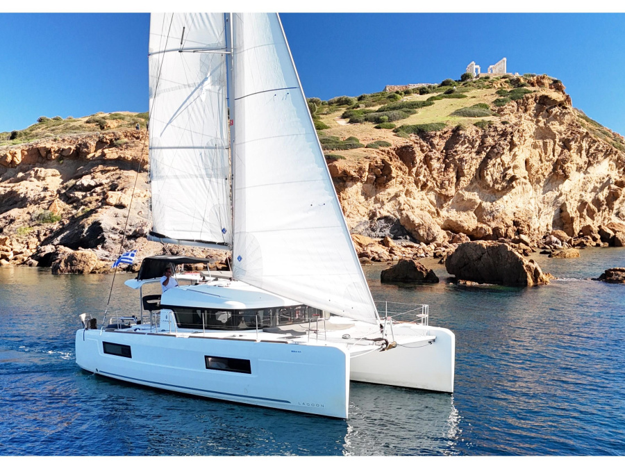 Photo #1 - Lagoon 40 (BELLA MARE) en Alimos Marina - 23063